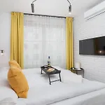 Cracow Miodowa 42 Elegant By Renters Apartamento *