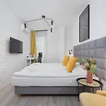 Cracow Miodowa 42 Elegant By Renters Lägenhet *