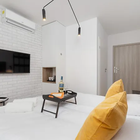 Cracow Miodowa 42 Elegant By Renters * Cracóvia