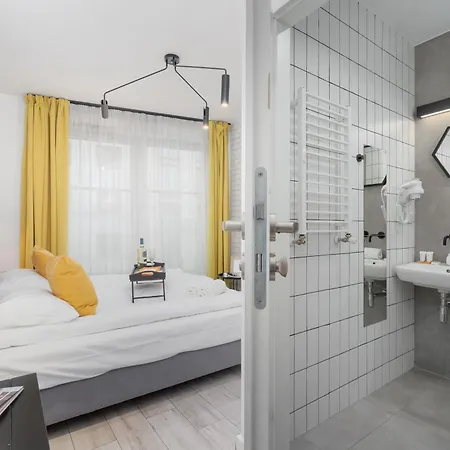Cracow Miodowa 42 Elegant By Renters Appartamento