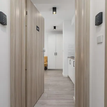 Cracow Miodowa 42 Elegant By Renters Lägenhet