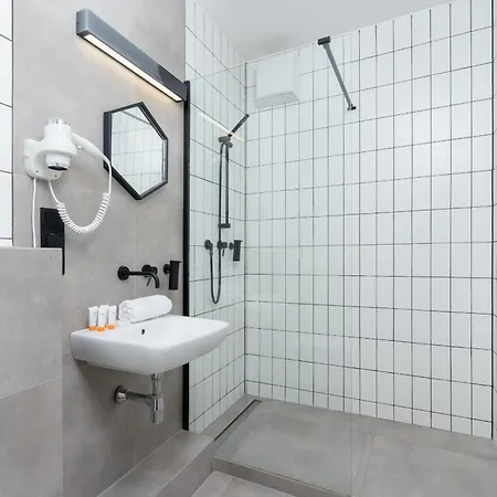 Cracow Miodowa 42 Elegant By Renters Krasków