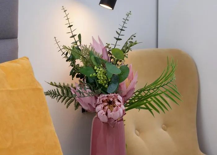 Cracow Miodowa 42 Elegant By Renters Cracovia