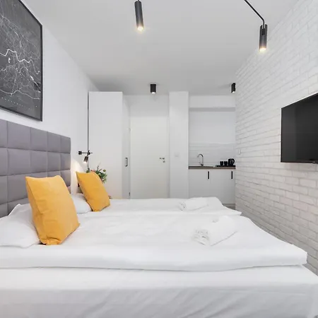 Cracow Miodowa 42 Elegant By Renters Appartamento *